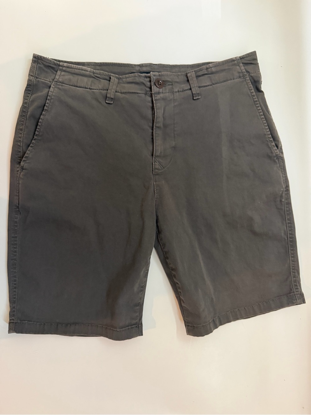 Lucky Brand Men’s Chino Shorts Size 31 Charcoal Gray Flat Front
